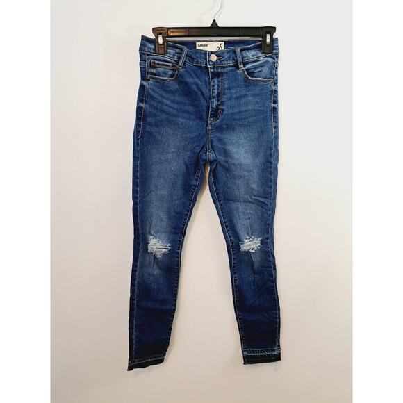Garage Women's Medium Wash Skinny Jeans In Size 5 Raw Hem Distressed - Picture 1 of 5